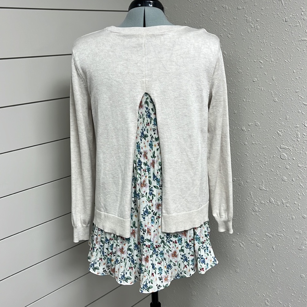 Open Back Blouse - Picture 2 of 6